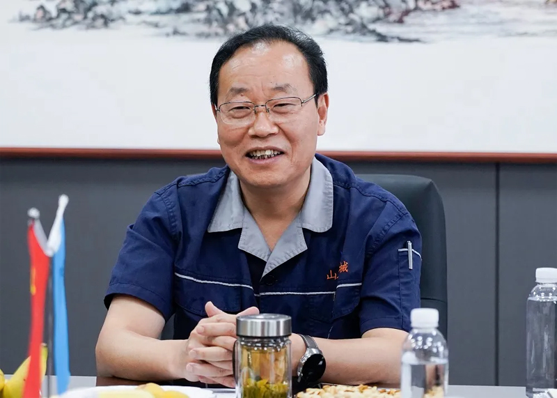 弘扬劳模精神 激发前行动力丨山东山矿机械有限公司召开劳模座谈会